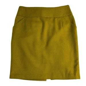 THE LIMITED Yellow Straight Polyester/Wool Blend Pencil Skirt - Size 8